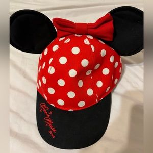 Closet Cleaning! Disney Minnie Mouse Hat! ❤️